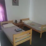With Free Parking And No Balcony But Terase In Front Of The House Apartamento
